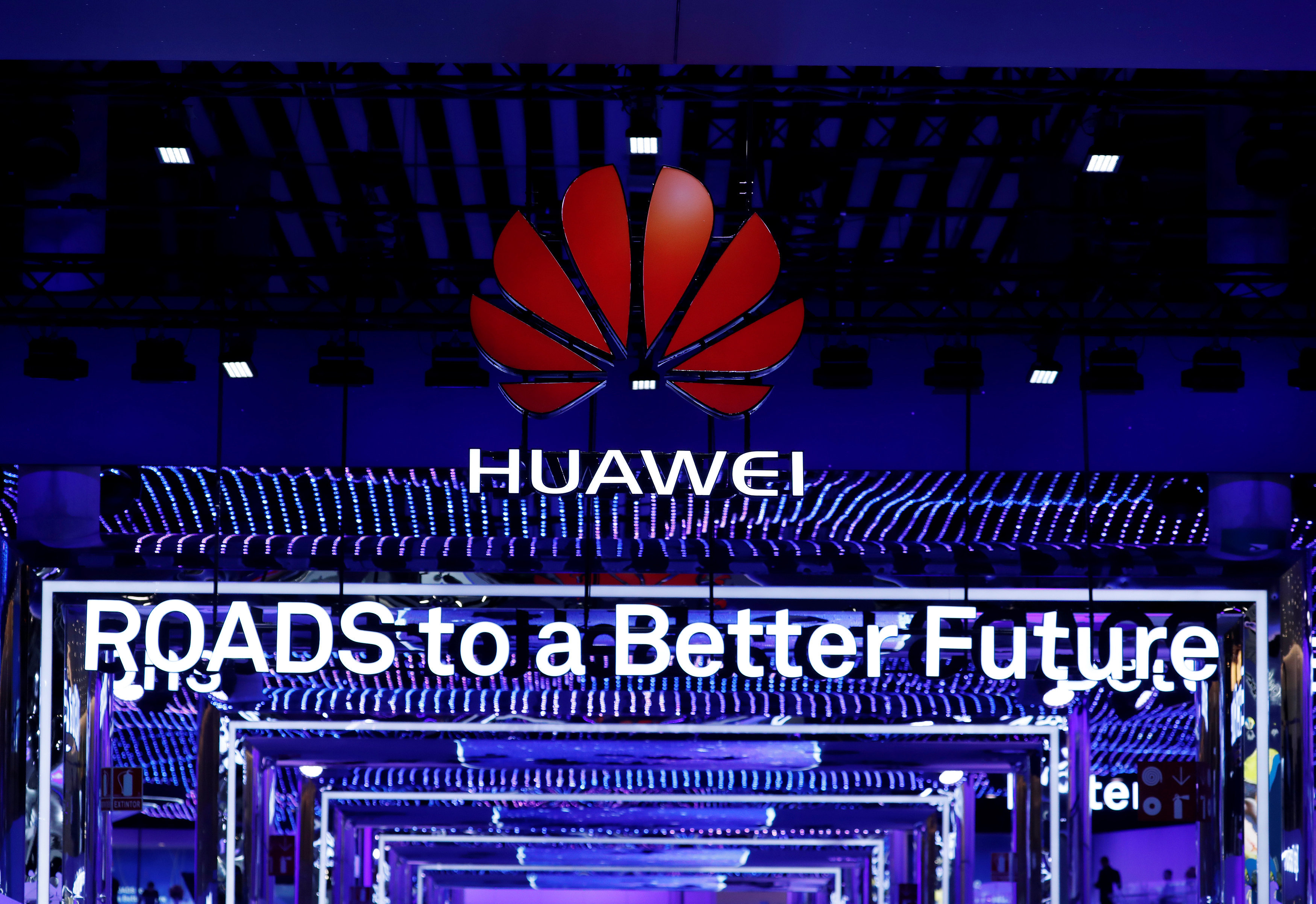 Власти США обвинили Huawei в сговоре с целью кражи коммерческих тайн американских компаний
