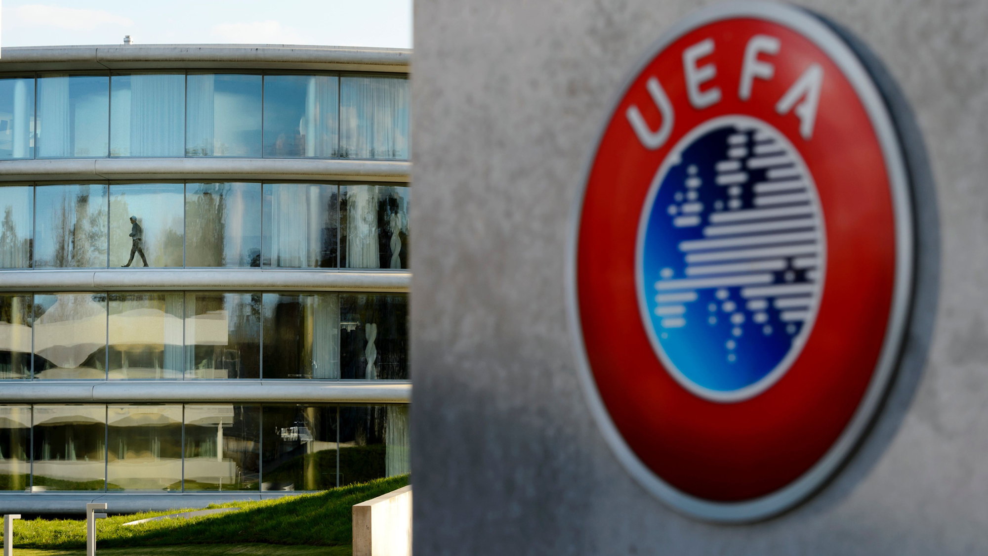 УЕФА помогут развить футбол в Узбекистане