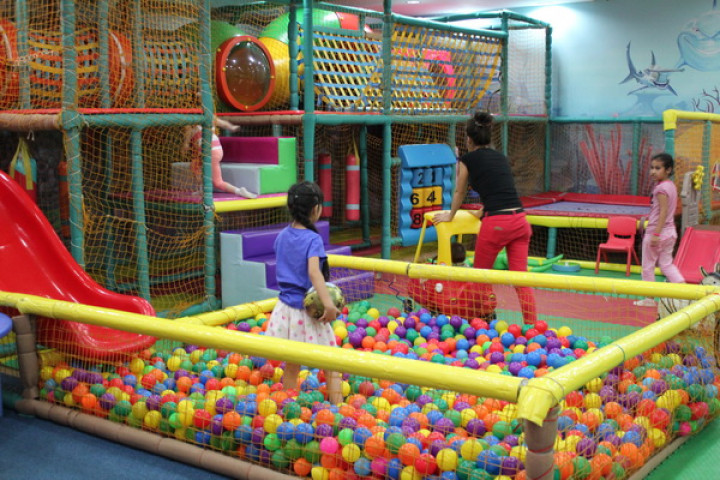 В Узбекистане закроют детские игровые зоны, массажные салоны и дискотеки