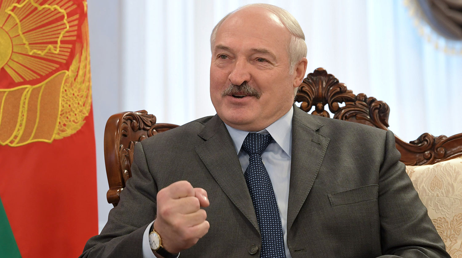 Лукашенко призвал победить коронавирус красиво