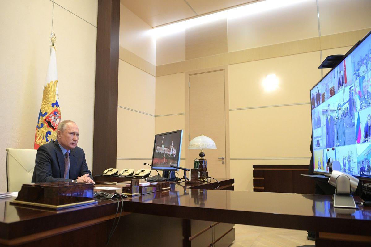 Песков ответил на слухи о скрывающемся от коронавируса Путине