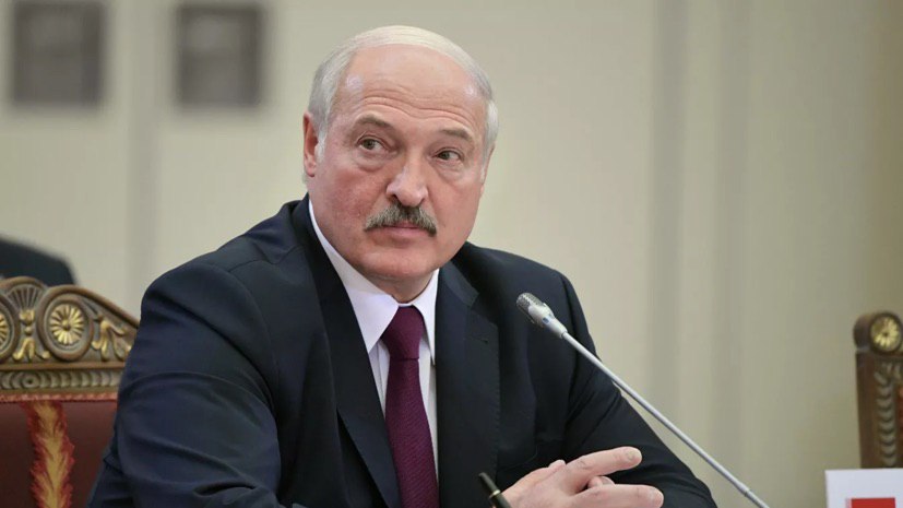 Лукашенко сообщил о двукратном «снижении пневмоний» после военного парада в Минске