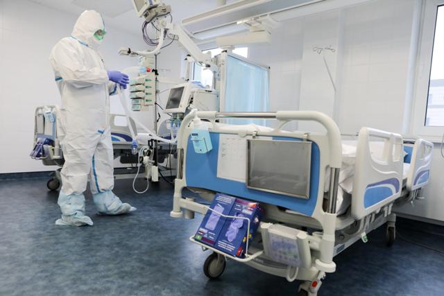 В Самарканде медработник заболел коронавирусом и заразил ещё 34 человека