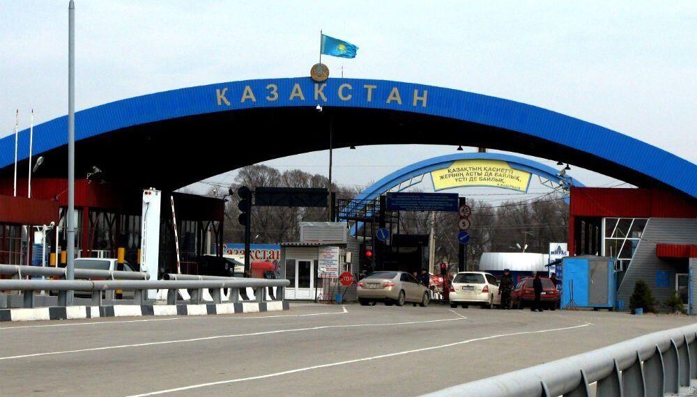 Узбекистан организует вывоз 1100 соотечественников, застрявших на российско-казахской границе