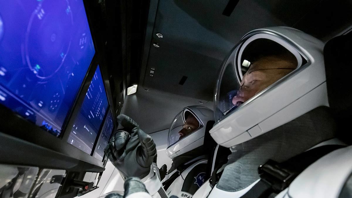 SpaceX Илона Маска доставит на МКС астронавтов