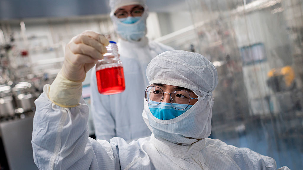 Китай пообещал сделать вакцину от коронавируса доступной всему миру