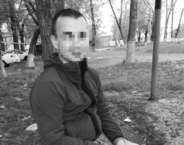 «Парикмахерскими ножницами в сердце»: молодого парня убили на улице в Ташкенте 