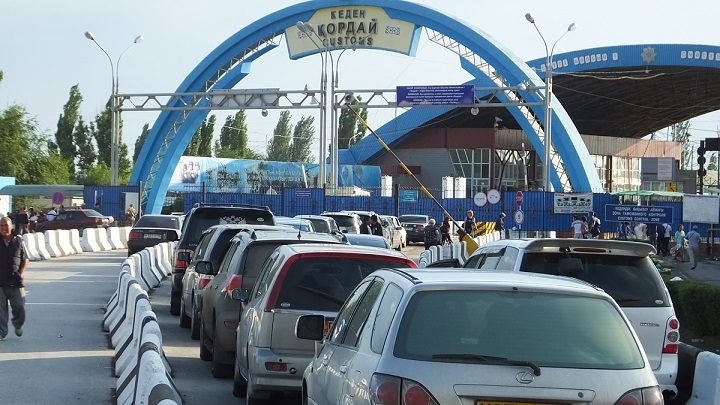 Прибывшие авиарейсами в Казахстан со справкой об отсутствии коронавируса узбекистанцы минуют карантин