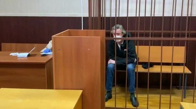 Названы условия домашнего ареста Ефремова