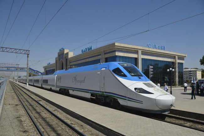 Движение поездов в Узбекистане возобновили