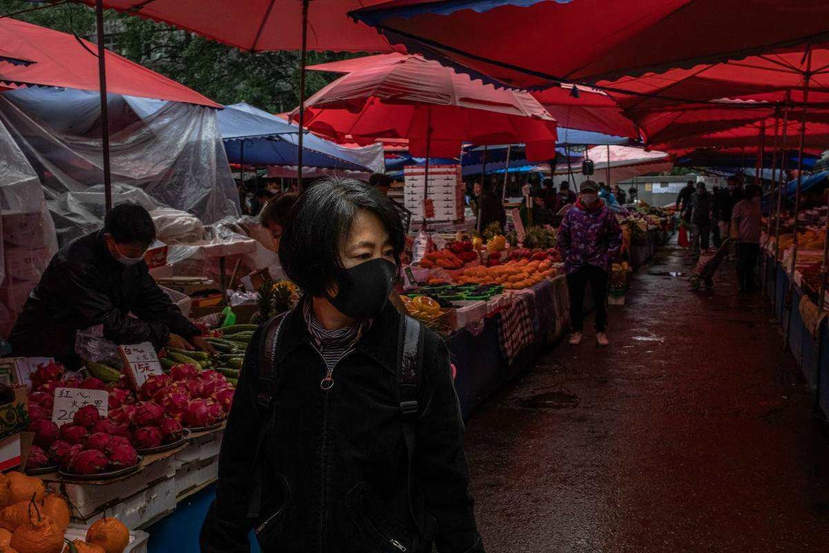 Власти Пекина ввели режим «военного времени» из-за вспышки коронавируса