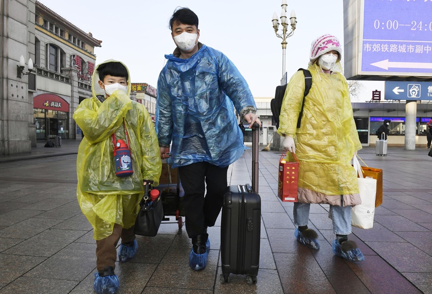 Пекин приостанавливает все межрегиональные пассажирские перевозки из-за коронавируса