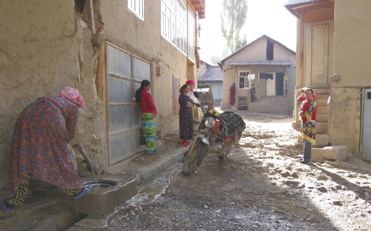 Озвучено число нуждающихся семей в Узбекистане