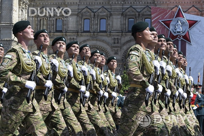 Узбекские военные поучаствовали в генеральной репетиции парада Победы в Москве