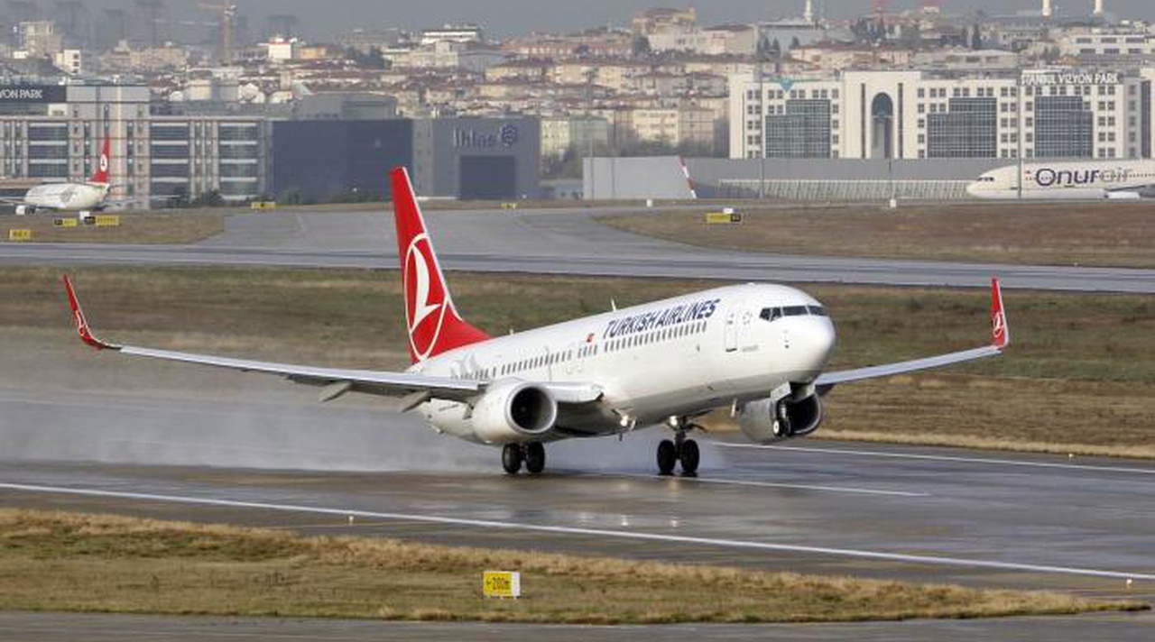 В Минтрансе опровергли информацию о возобновлении полетов Turkish Airlines и Air Astana