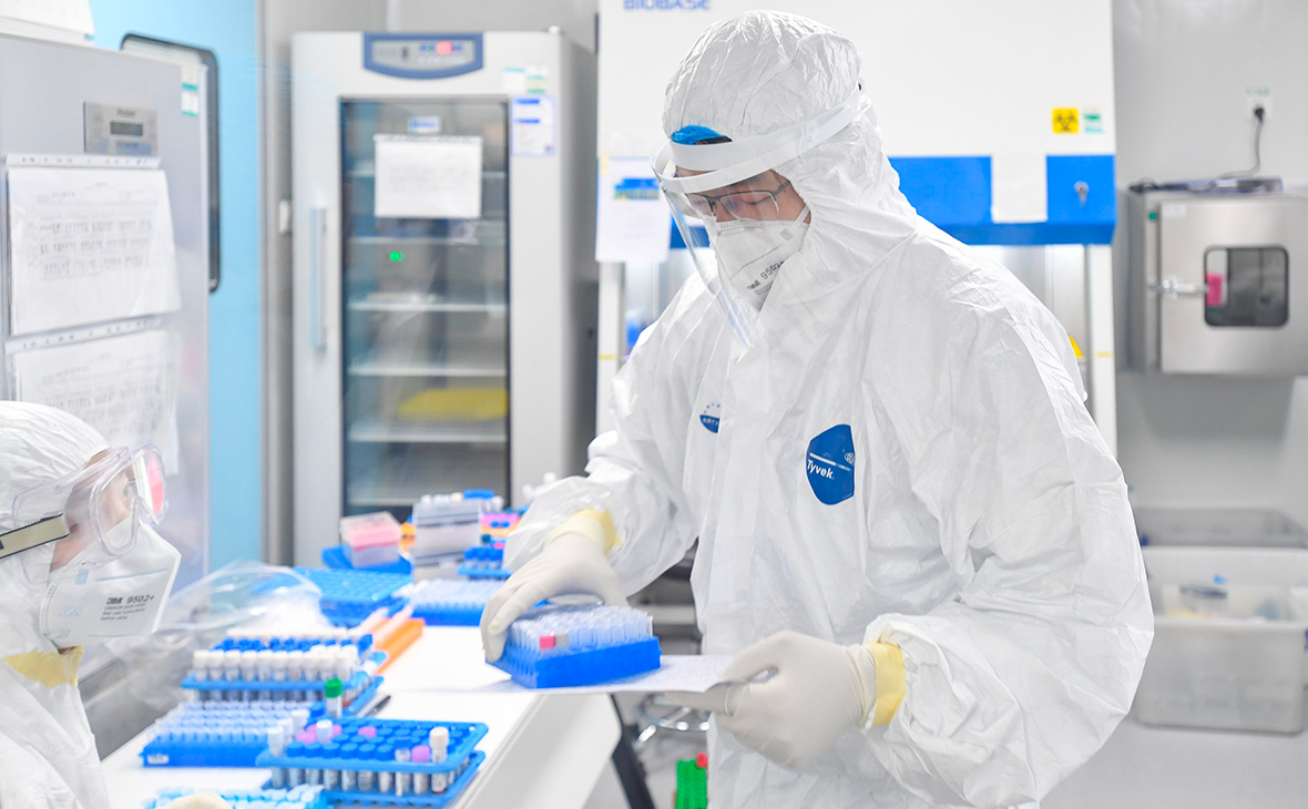 Китай впервые проведет клинические испытания вакцины против COVID-19 за границей