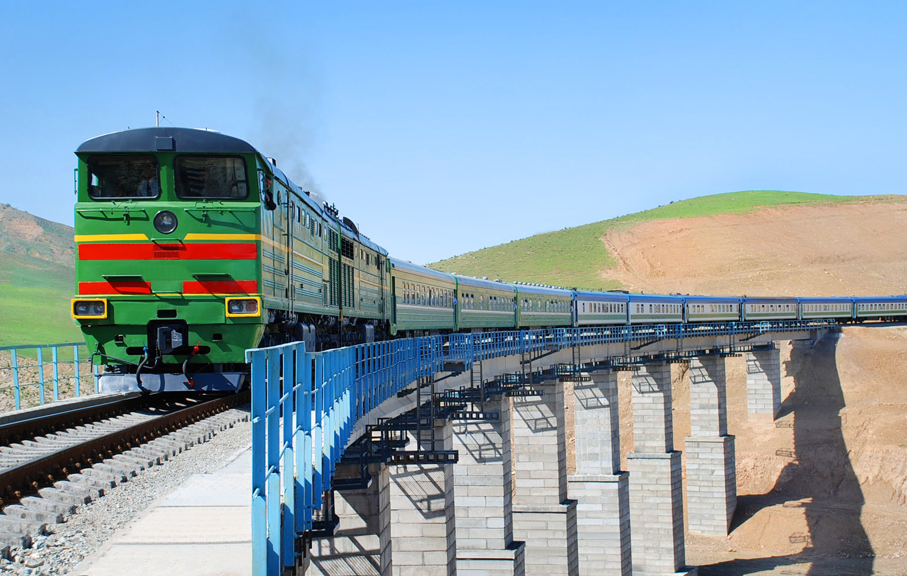 В Узбекистане растет спрос на путешествия на железной дороге