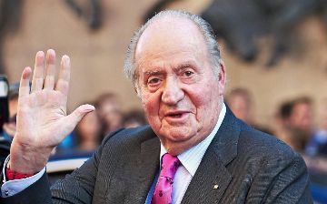 Бывший король Испании Хуан Карлос уехал из страны из-за коррупционного скандала
