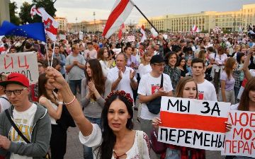 Спокойные митинги и обвинения Лукашенко: десятый день протестов в Беларуси