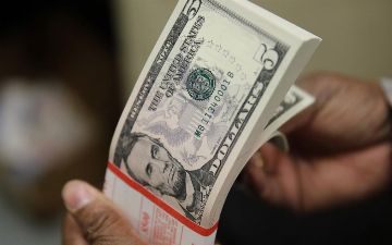 Международные эксперты назвали доллар лучшей «валютой-убежищем» 