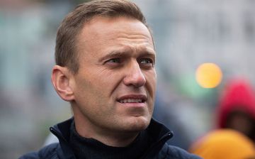 «Шарите»: состояние Алексея Навального стабильное, симптомы отравления проходят
