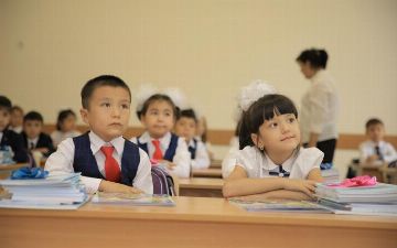 Невеста из Китая захотела преподавать китайский язык в гулистанской школе