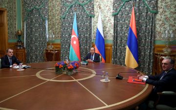 Армения и Азербайджан договорились о перемирии в Карабахе