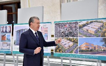 Шавкат Мирзиёев ознакомился с проектом центральной улицы Нукуса