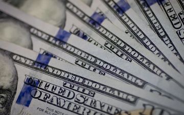 Узбекистанцы стали в три раза чаще покупать иностранную валюту 