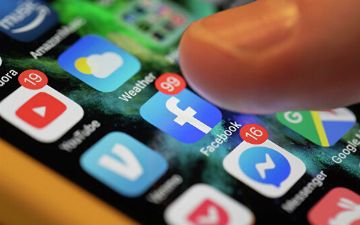 Узбекских чиновников обязуют обзавестись аккаунтами в соцсетях