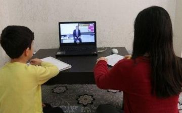 На сотню узбекских школьников приходится три компьютера 