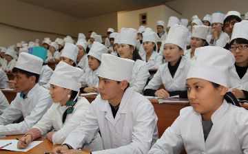 Студентов-медиков принуждали ходить по домам и изучать тела узбекистанцев