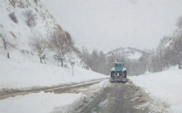 В Узбекистане из-за сильного снегопада закрыли одну из междугородних дорог <br>