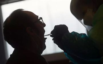 Иммунолог дал советы не переболевшим коронавирусом