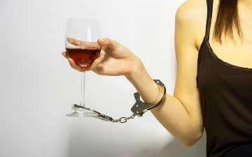 Российский нарколог развеял популярный миф об алкоголизме