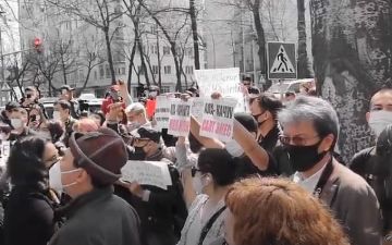 В Кыргызстане проходит митинг против похищения невест