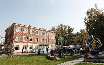 В Узбекистане два учебных заведения перевели на дистанционку