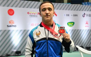 Узбекский представитель завоевал серебро на чемпионате Азии по тяжелой атлетике
