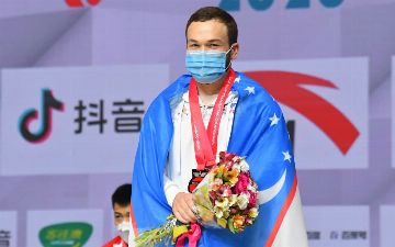 Узбекский тяжелоатлет Адхамжон Эргашев получил две бронзовые медали чемпионата Азии