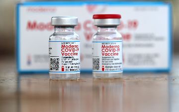 ВОЗ: вакцину от Moderna утвердили для экстренного использования