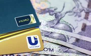 Узбекистанцы зачастили с покупкой иностранных валют и снятием денег с карт
