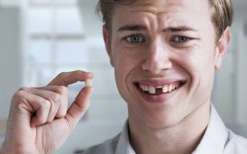Почему разрушаются и крошатся зубы?
