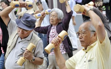 Японские пенсионеры по ошибке получили от США по полторы тысячи долларов