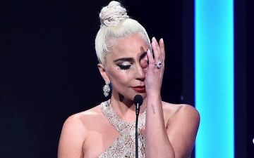 Леди Гага призналась, что забеременела от продюсера, который изнасиловал ее  