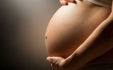 Вакцин для беременных не существует — какой есть альтернативный метод защиты от коронавируса?