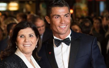 Мама Роналду назвала минимальный срок карьеры футболиста
