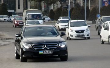 В Узбекистане изменятся номерные знаки правительственных автомобилей
