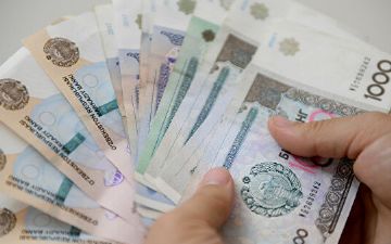 Новый курс валюты: узбекский сум обесценился по отношению к доллару
