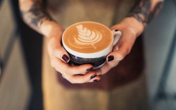 Как кофе влияет на риск заболеть «короной»