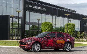 Aston Martin вслед за Mercedes отказывается от бензиновых моторов и переводит все машины на электричество